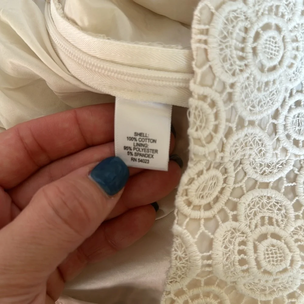 Banana Republic Cream Lace Short Size 6 - Picture 6 of 6